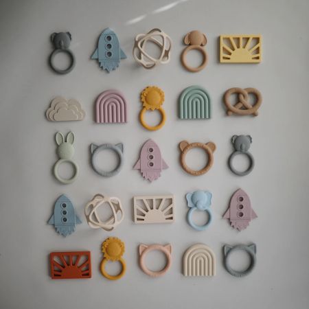 Jucarie pentru dentitie din silicon, Dog, Mushie 605293