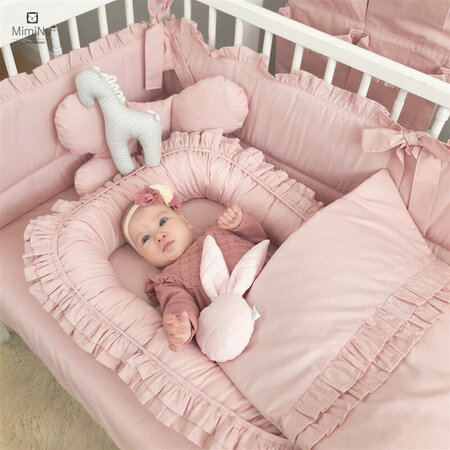 Lenjerie cu volanase pentru patut Royal, 120x60 cm, Powder Pink, Miminu 636515