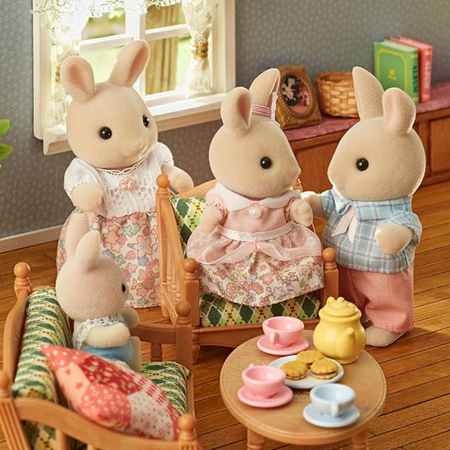 Set 4 figurine Familia Iepurasilor Milk Sylvanian Families, +3 ani, Epoch 641013