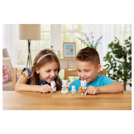 Set 4 figurine Familia Pisicutelor Latte Sylvanian Families, +3 ani, Epoch 641027
