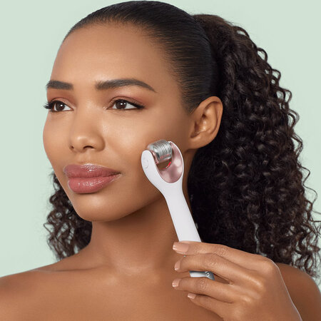 Roller pentru masaj facial 9 in 1 MicroNeedle, Starlight, Geske 646071