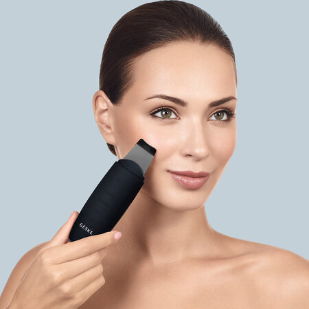 Dispozitiv pentru curatare faciala 9 in 1 MicroCurrent kin Scrubber&Blackhead Remover, Black, Geske 646166