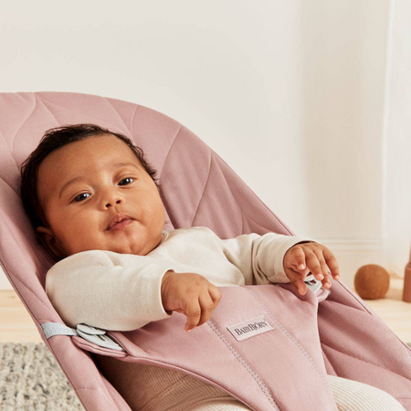 Balansoar Bliss cu aspect delicat de petala, 3,5 - 13 kg, Dusty Pink, BabyBjorn 652834