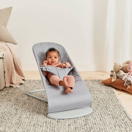Balansoar Bliss cu aspect delicat de petala, 3,5 - 13 kg, Light Grey, BabyBjorn 652845
