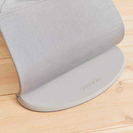 Balansoar Bliss cu aspect delicat de petala, 3,5 - 13 kg, Light Grey, BabyBjorn 652851