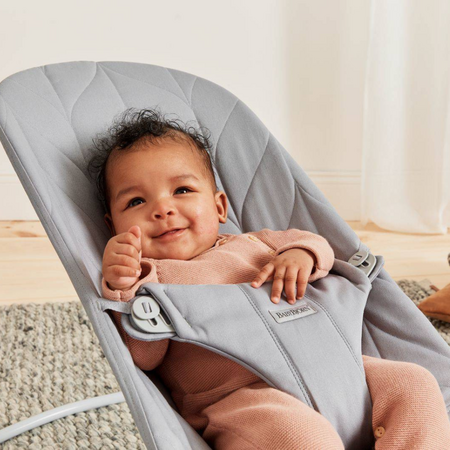 Balansoar Bliss cu aspect delicat de petala, 3,5 - 13 kg, Light Grey, BabyBjorn 652843