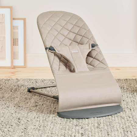 Balansoar Bliss cu bara de jucarii inclusa, 3.5 - 13 kg, Sand Grey, BabyBjorn 652861