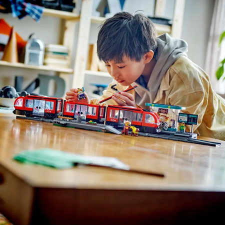 Statie si tramvai in centrul orasului City, 7+ ani, 60423, Lego 654995