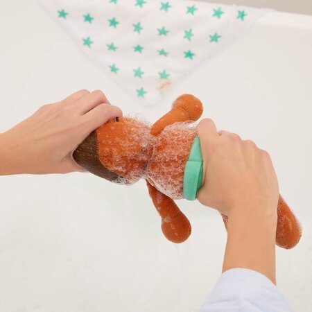 Papusa pentru baie baietel cu par castaniu si accesorii, +2 ani, Lullababy 655801