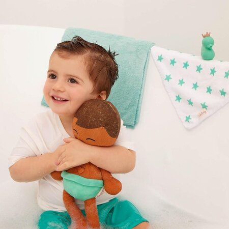 Papusa pentru baie baietel cu par castaniu si accesorii, +2 ani, Lullababy 655799