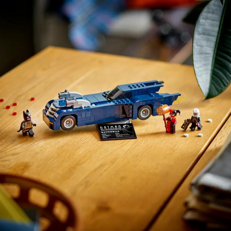Batman cu al sau Batmobile vs Harley Quinn și Mr. Freeze, 8+ ani, 76274, Lego Super Heroes 658117