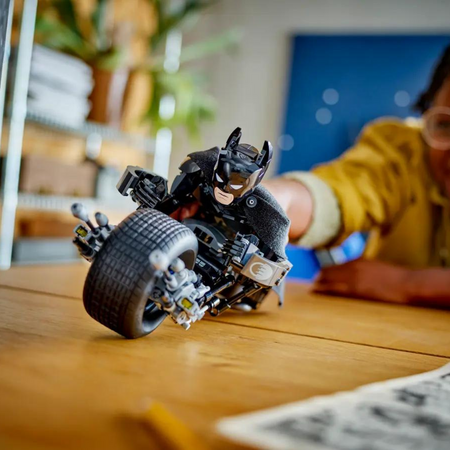 Figurina de constructie Batman si motocicleta Bat-Pad, 12+ ani, 76273, Lego Super Heroes 658681