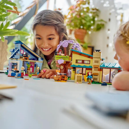 Casele familiale ale lui Olly si Paisley, 7+ ani, 42620, Lego Friends 658900