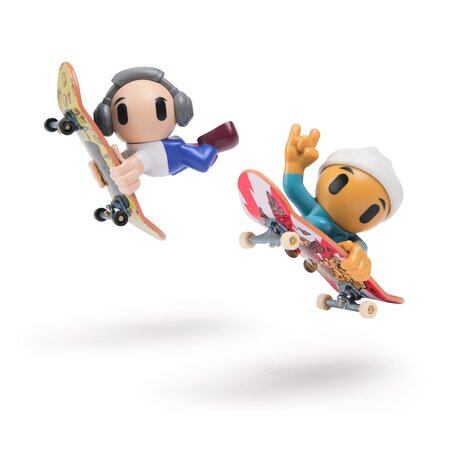 Set cu 2 Mini Skateboard si 2 figurine cu casca alba si gri Sk8 Crew, 9.6 cm, 5 ani+, Tech Deck 674122