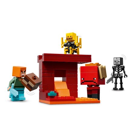 Batalie deasupra lavei in Nether Minecraft, 6 ani+, 21266, Lego 677229