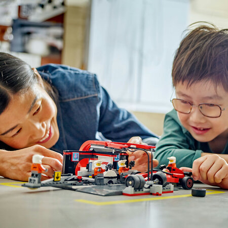 Boxa si mecanici F1 cu masina Ferrari City, 60443, + 6 ani, Lego 677516