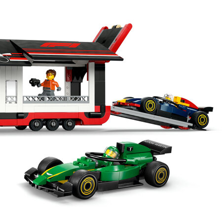 Camion F1 cu masinile F1 RB20 si AMR24 City, 60445, + 8 ani, Lego 677677