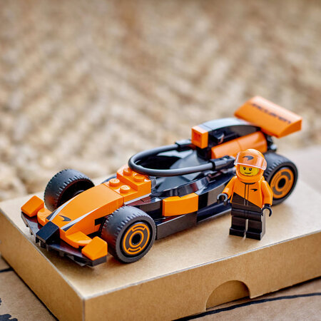 Pilot F1 cu masina de curse McLaren, 60442, + 6 ani, Lego 678366