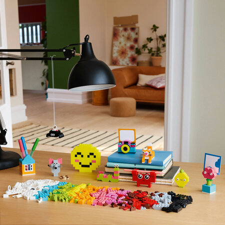 Cutia creativitatii si a veseliei Classic, 11042, + 5 ani, Lego 678533