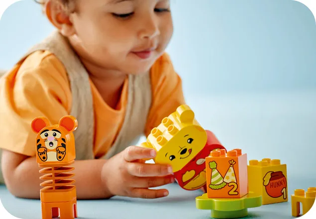 LEGO DUPLO - Petrecerea de Ziua de Naștere a lui Winnie de Pluș (10457)