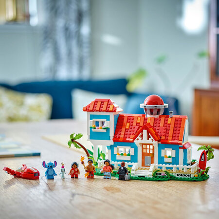 Casa de pe plaja a lui Lilo si Stitch Disney, +9 ani, 43268, Lego 689687