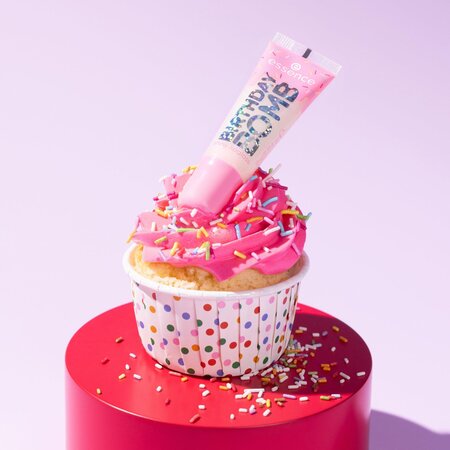 Luciu de buze Birthday Bomb, 01 Cake My Day!, 10 ml, Essence 690302