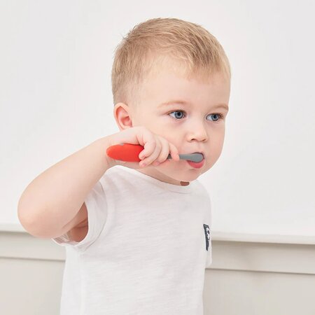 Periuta de dinti cu peri moi si rotunjiti Junior, 2 ani+, 1 buc, Mombella 696586
