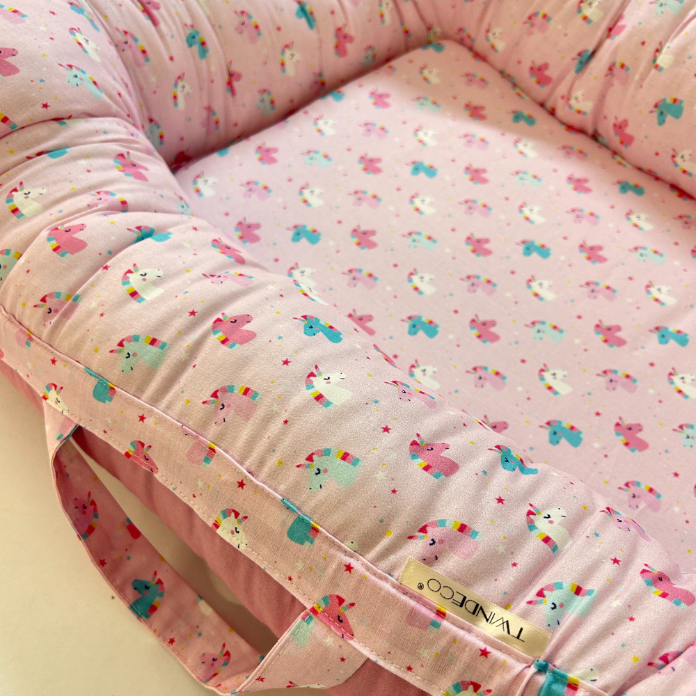 Baby Nest cu doua fete, +0 luni, Roz/Unicorn, Twindeco