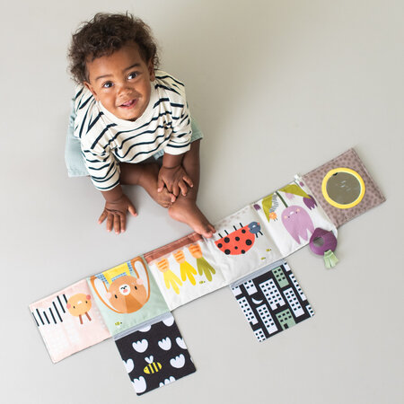 Jucarie 3 in 1 pentru landou Urban Garden, Carticica Hazlie, + 0 luni, Taf Toys 705345