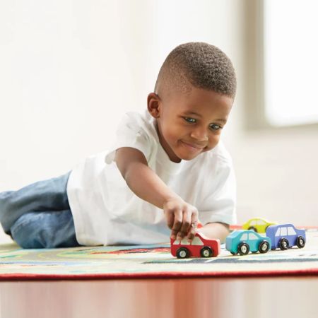 Covoras rutier cu masinute din lemn, Round the Town, 3 ani+, Melissa & Doug 713241