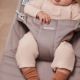 Balansoar din tesatura matlasata Bliss, Sand Gray, 0 luni+, BabyBjorn 726758