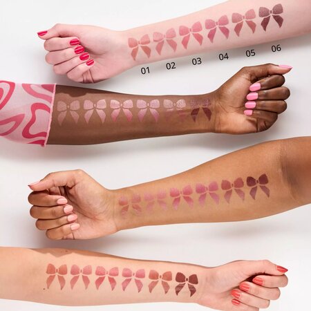 Ruj cremos Satin Glow, 01 Whole Latte Love, 3.5 g, Essence 727385