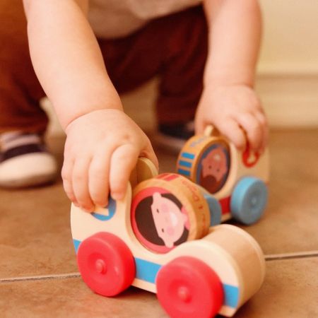 Set de masinute din lemn Go Tots, 1 an+, 2 bucati, Melissa & Doug 727829