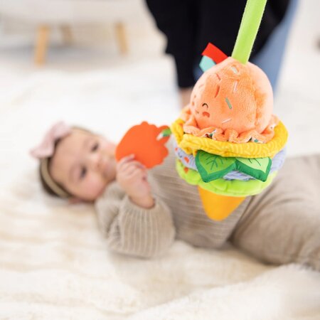 Jucarie de calatorie pentru bebelusi, Inghetata la cornet, 0 luni+, Melissa & Doug 727910