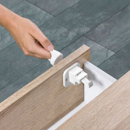 Incuietoare adeziva magnetica pentru sertare si dulapuri, 2 bucati, Safe and Care 728005