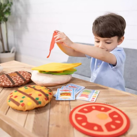 Joc educativ de stivuire si potrivire Burgerul Gigant, 4 ani+, 21 piese, Melissa & Doug 728163