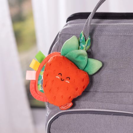 Jucarie multisenzoriala pentru bebelusi, 18 cm, Capsunica, 0 luni+, 1 bucata, Melissa & Doug 728243
