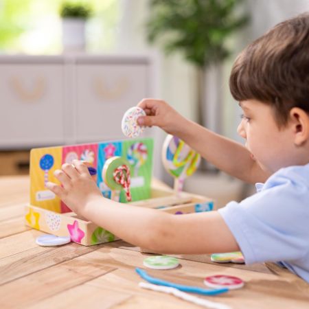 Joc din lemn pentru dezvoltarea indemanarii Acadele Multicolore, 3 ani+, 30 piese, Melissa & Doug 728264