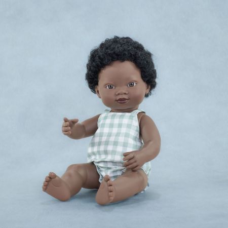 Papusa Baiat African in salopeta My Friends & Me, 38 cm, 10 luni+, Miniland 728429