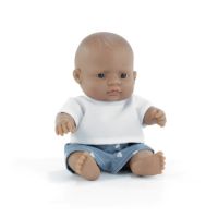 Papusa bebelus baiat hispanic cu tricou alb My Friends & Me, 21 cm, 10 luni+, Miniland