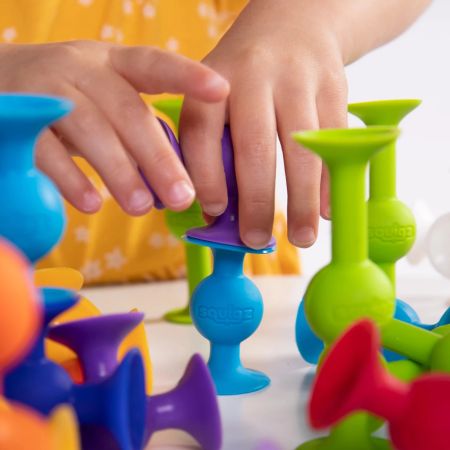 Set de constructie, Squigz Deluxe, +5 ani, 44 piese cu ventuze, Fat Brain 729305