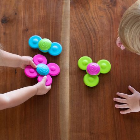 Set 3 moristi senzoriale cu ventuza, Whirly Squigz, +10 luni, Fat Brain 729407