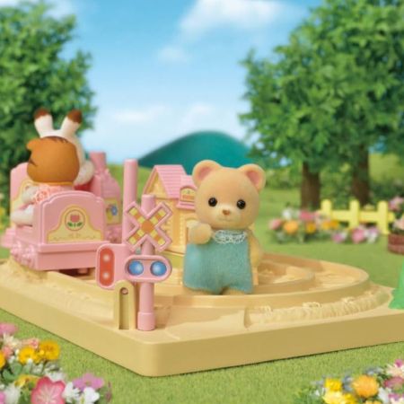 Set de joaca cu figurina Trenulet, 3 ani+, Sylvanian Families 731325
