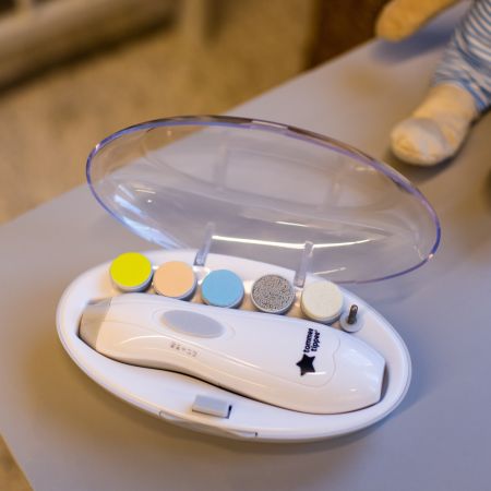 Pila electrica de unghii pentru bebelusi cu 6 capete de pilire, Tommee Tippee 731903