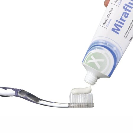 Pasta de dinti Mirafluor, 100 ml, Miradent 735471