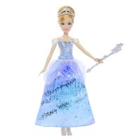 Papusa interactiva Cenusereasa cu rochie luminoasa, +3 ani, Mattel