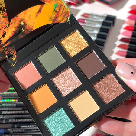 Paleta de farduri Ultra, Earths, 6.3 g, Avon 741844