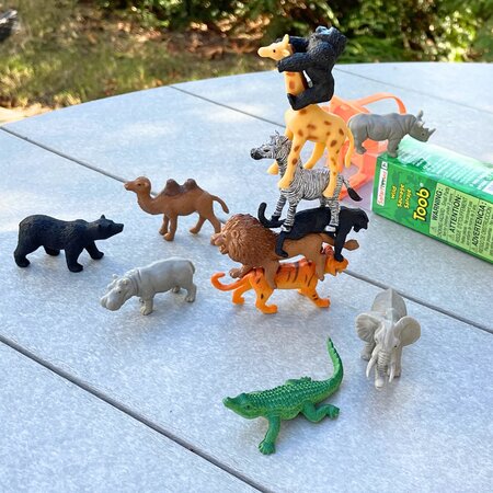 Set figurine pictate manual, Animale salbatice, 3 ani+, Safari Ltd 743888