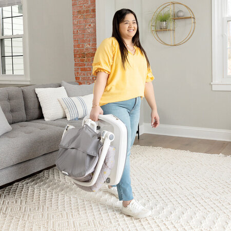 Leagan portabil Move with Me Little, Adventures, Graco 744566