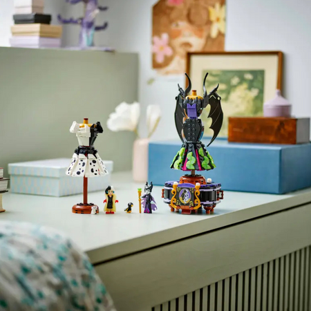 Rochiile lui Maleficent si Cruella De Vil, 9 ani+, 43262, Lego Disney 750255